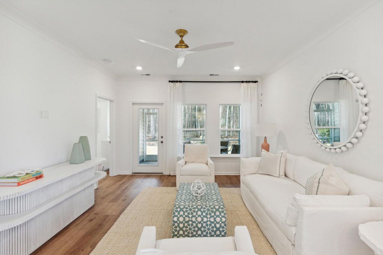 1017 Razor Clam Way Photo 3