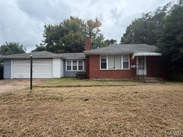 333 S Elizabeth Avenue , Ferguson, MO 63135 Main Photo