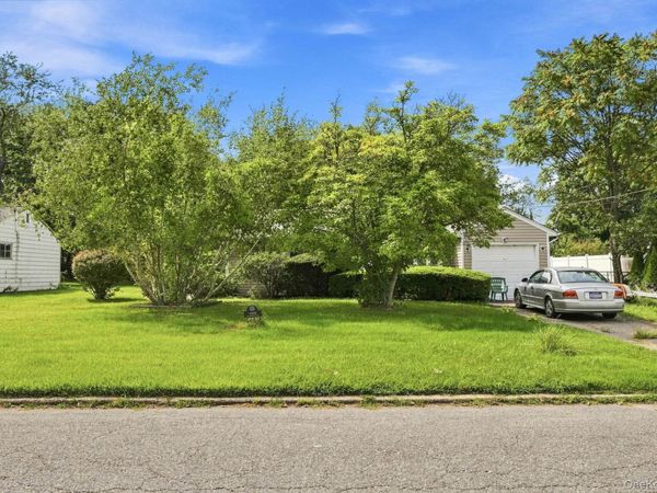 1058 Bay Shore Avenue , Bay Shore, NY 11706