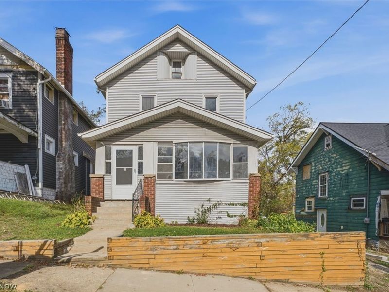 671 Russell Avenue, Akron, OH 44307 Photo 1