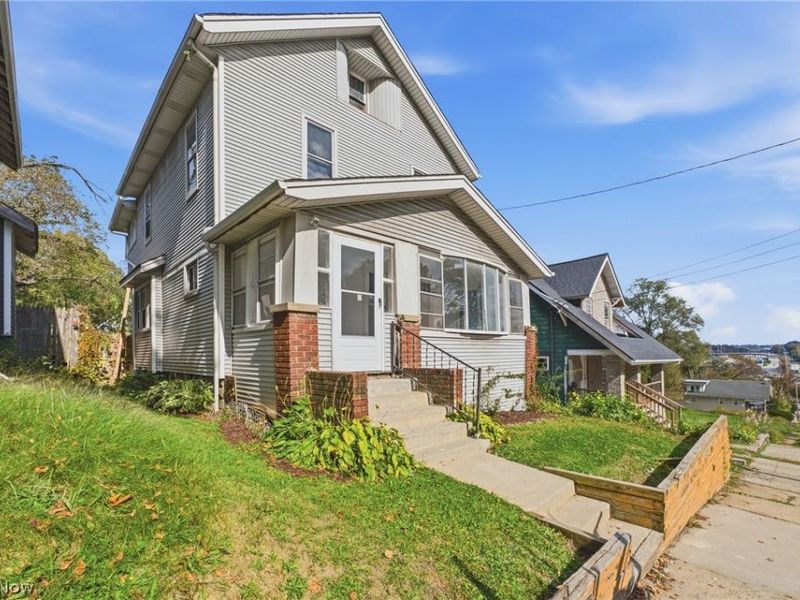 671 Russell Avenue, Akron, OH 44307 Photo 3