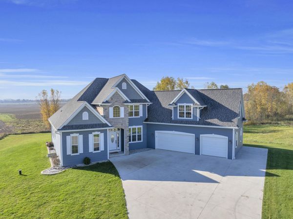 W2411 S Kapur Dr, Sheboygan Falls, WI 53085