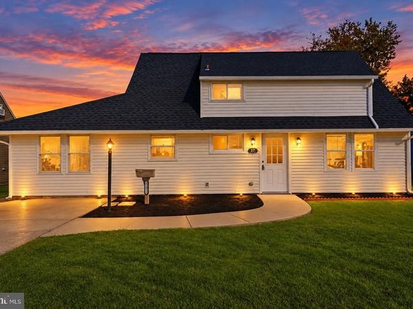 17 IDOLSTONE ROAD , LEVITTOWN, PA 19057