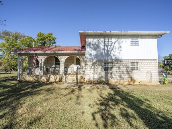 208 Forrest Ave , Clifton, TN 38425