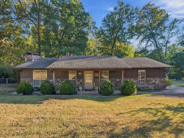 808 Kenwood, Benton, AR 72019