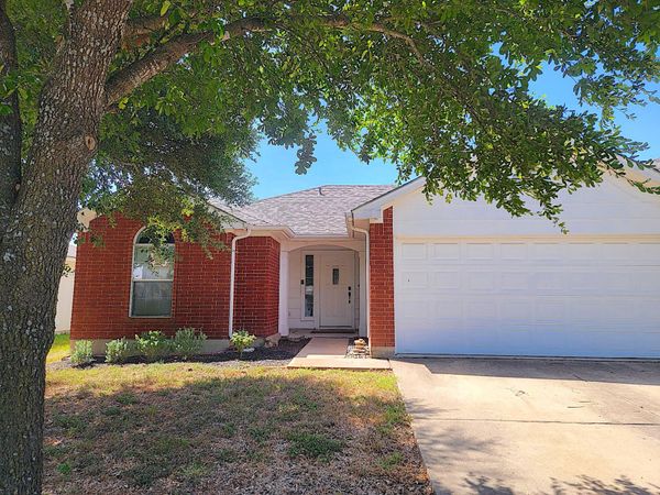 236 Brickyard LN, Jarrell, TX 76537