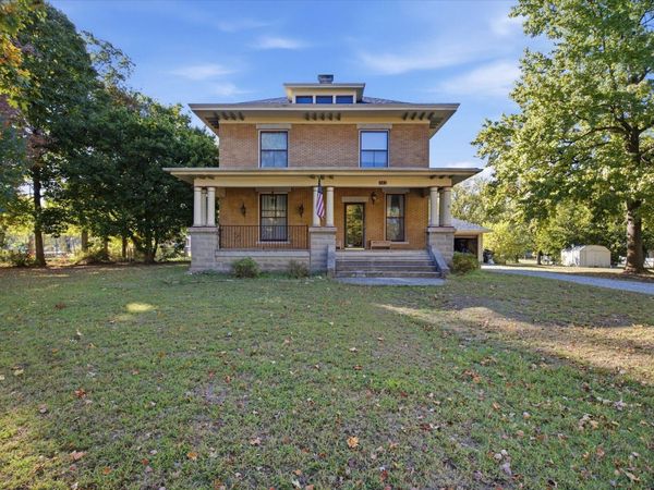 303 S Central Avenue, Marionville, MO 65705