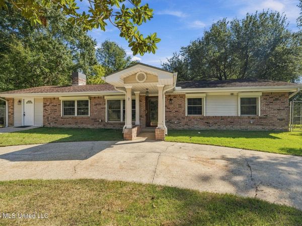 2 Dana Circle, Long Beach, MS 39560