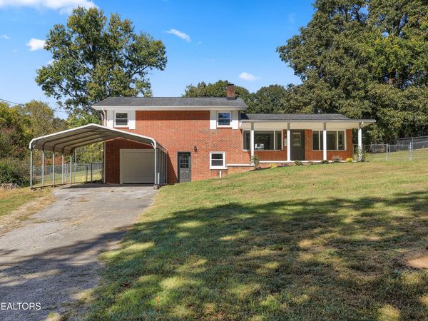 582 Strange Rd, Lenoir City, TN 37772
