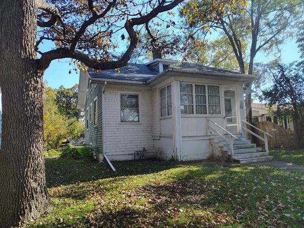 1323 N Linden Avenue , Waukegan, IL 60085