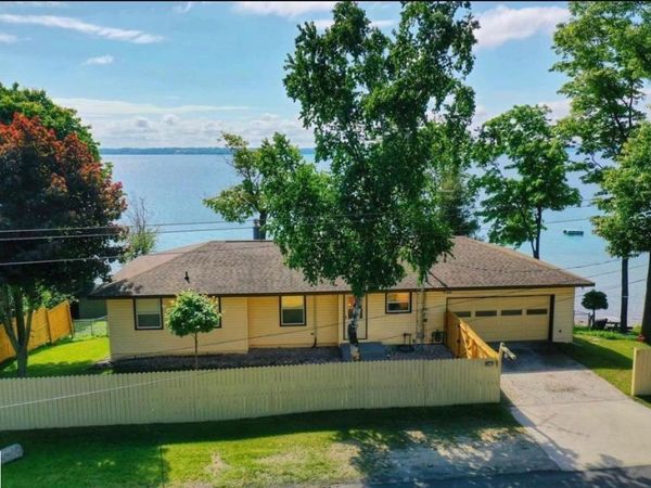 9412 Center Road, Traverse City, MI 49686