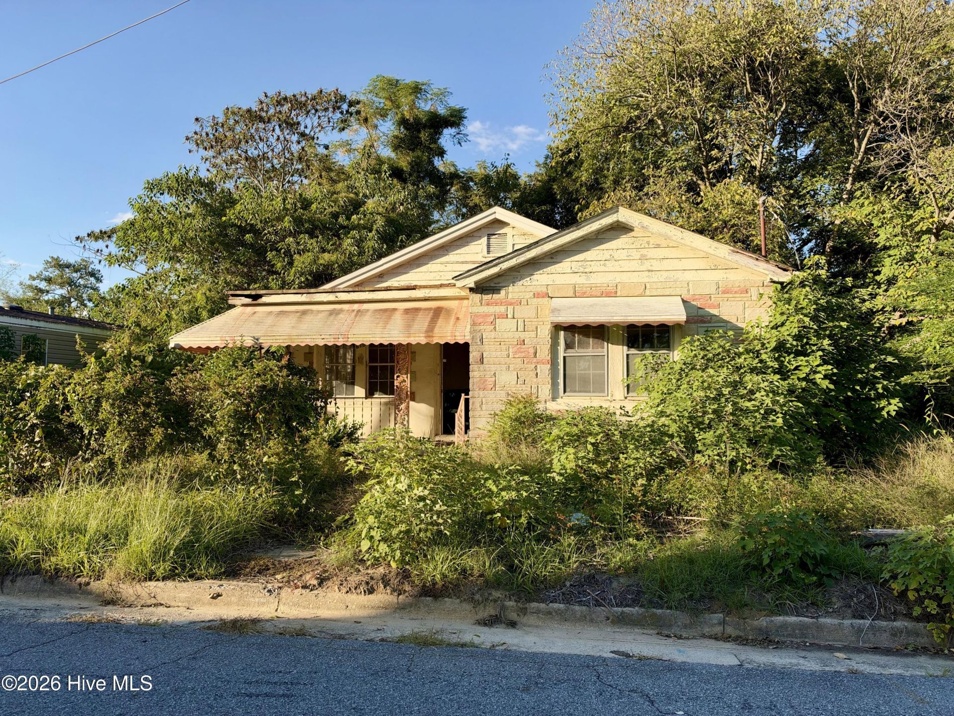 610 Fields Street, Kinston, NC 28501 Main Photo