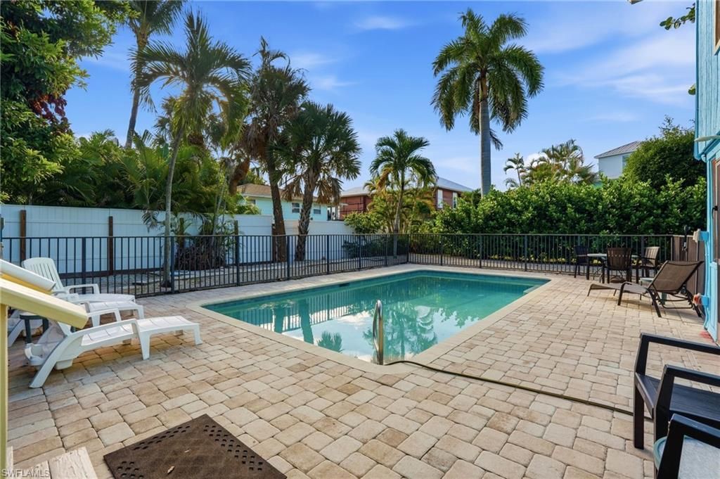 210 Miramar St, Fort Myers Beach, FL 33931 Photo