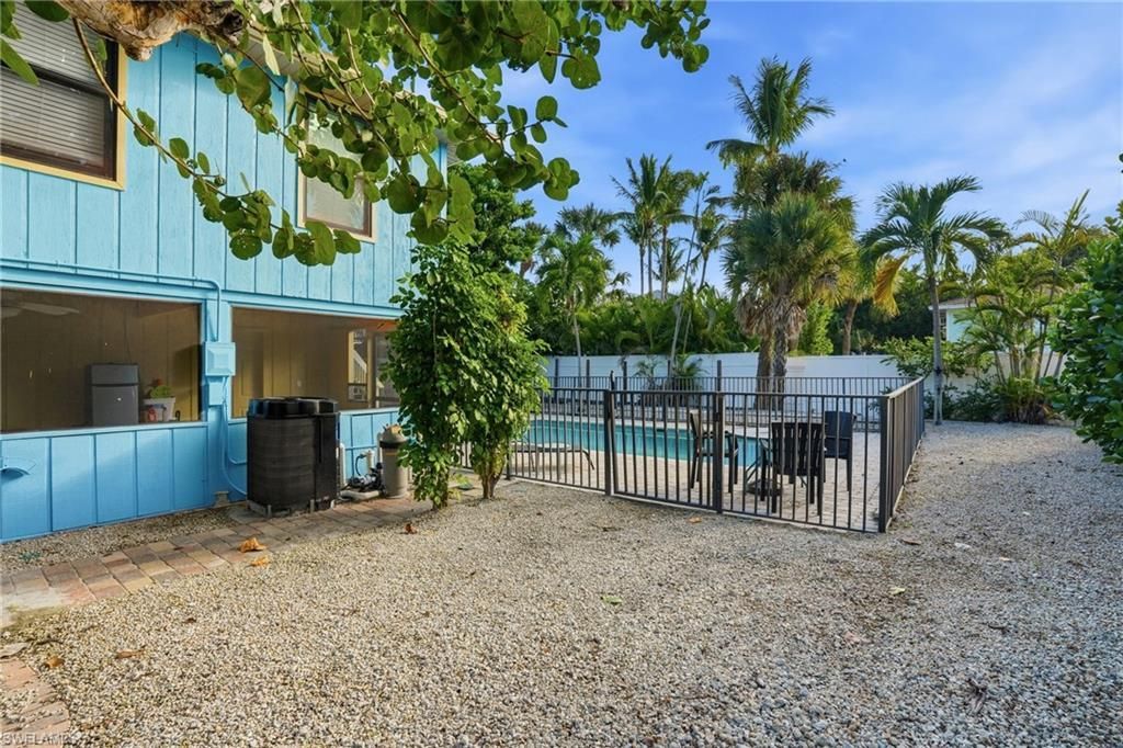 210 Miramar St, Fort Myers Beach, FL 33931 Photo