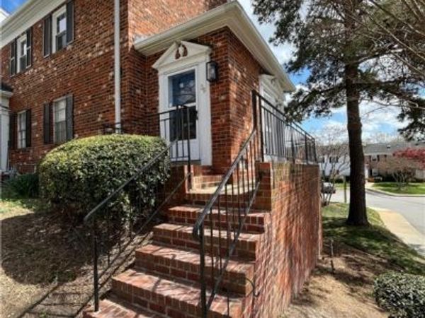 39 Rock Garden Lane , Henrico, VA 23228