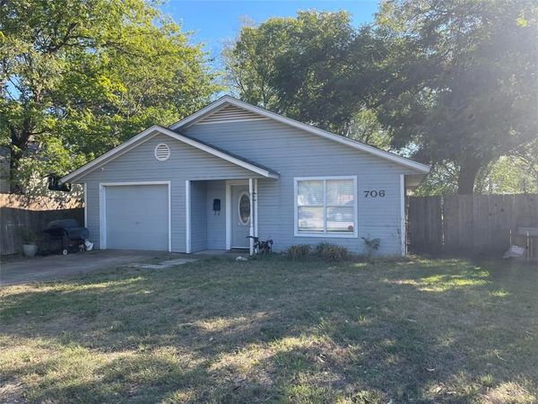 706 E High Street , Terrell, TX 75160