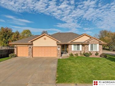 21928 Plum Creek Drive, Gretna, NE 68028