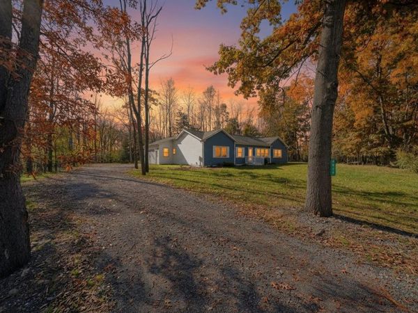 2513 Ridgeway Road, Jackson, MI 49203