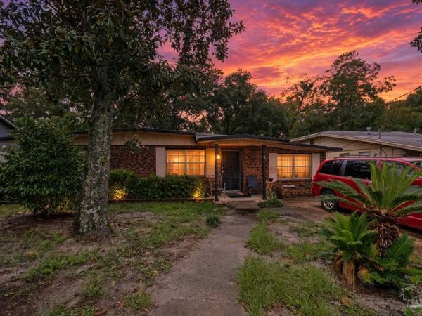 68 NE Carson Dr, Ft Walton Beach, FL 32548