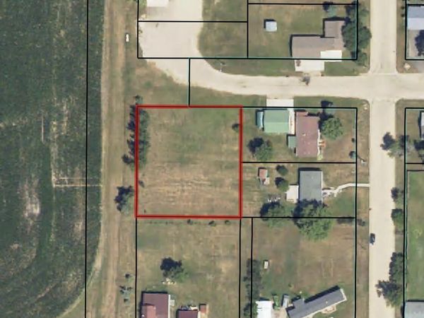 000 S Maple Avenue, Ipswich, SD 57451