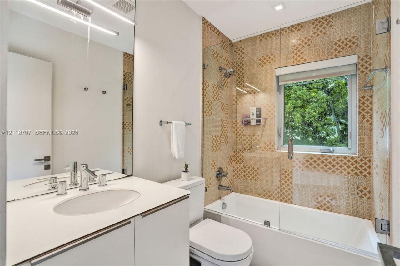3151 Sheridan Ave, Unit 2, Miami Beach, FL 33140 Photo