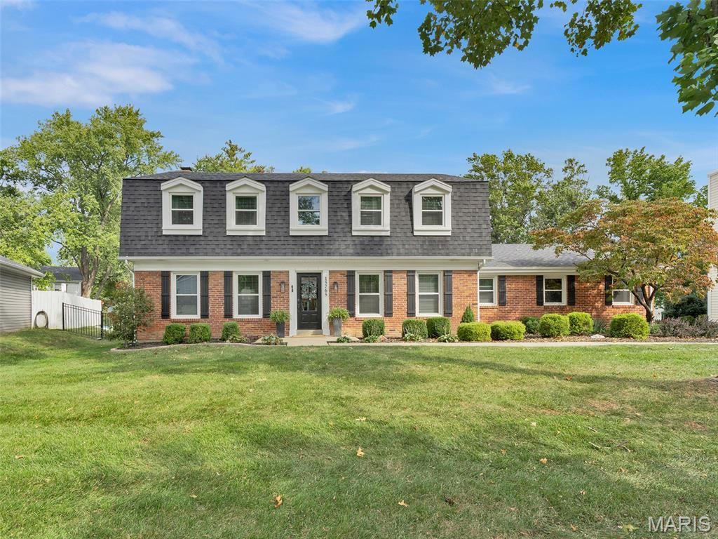 15765 Carriage Hill Drive , Chesterfield, MO 63017 Main Photo
