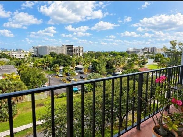 12500 NE 15th Ave, Unit 608, North Miami, FL 33161