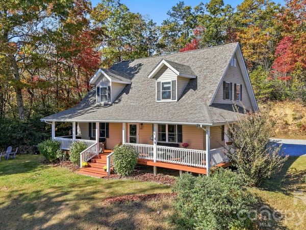 138 Down To Earth Road , Burnsville, NC 28714