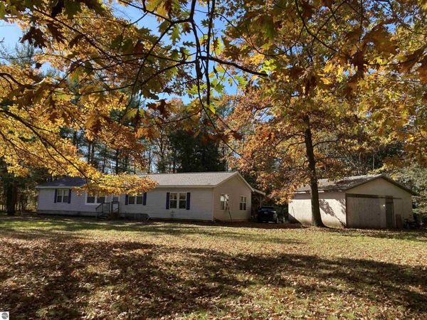 3565 Chrivia Road, Lupton, MI 48635
