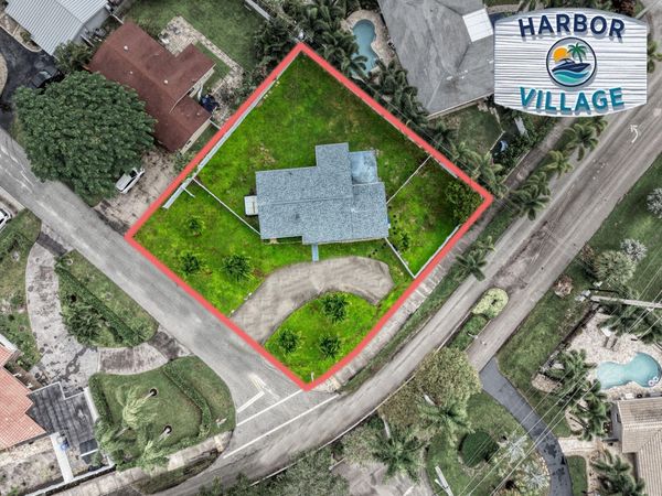 2600 NE 8TH Court, Pompano Beach, FL 33062