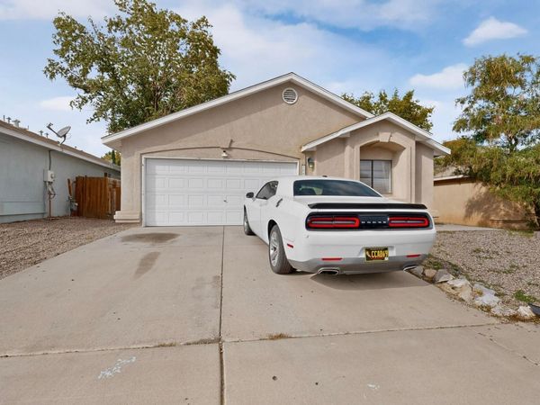 10405 Guthrie Avenue SW, Albuquerque, NM 87121