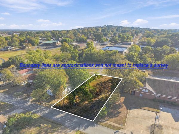 508 N Moose Street , Morrilton, AR 72110