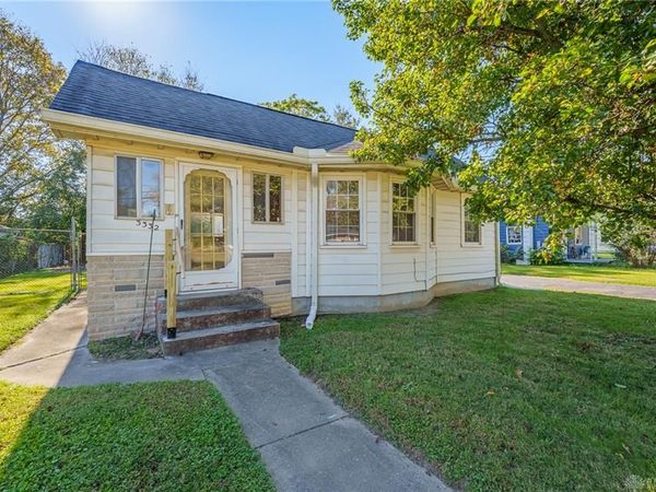3332 Trail On Road, Moraine, OH 45439