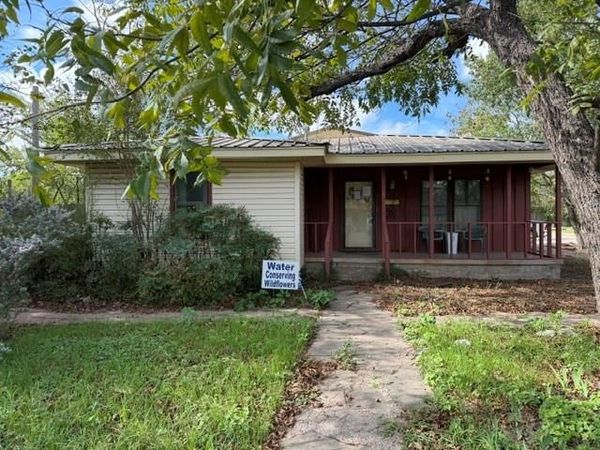 2501 Belmeade Street , Brownwood, TX 76801