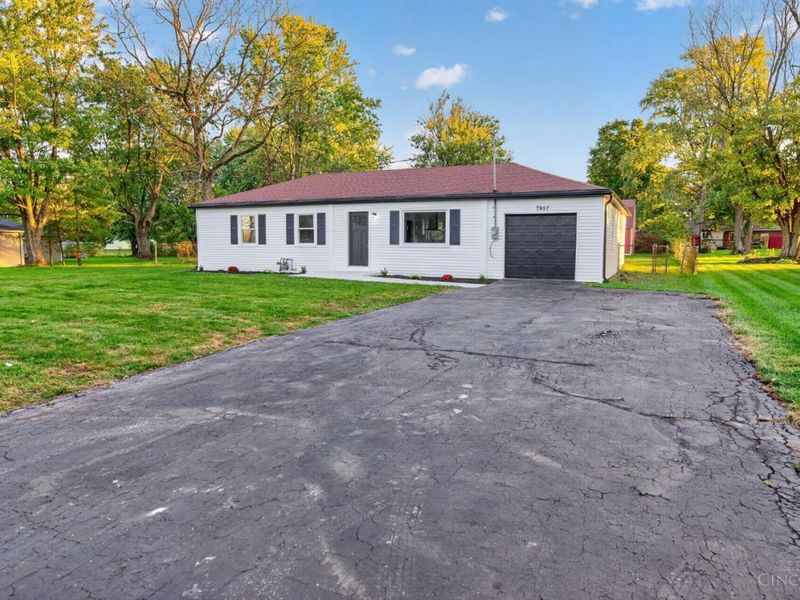 7957 West Chester Road, West Chester, OH 45069 Photo 3
