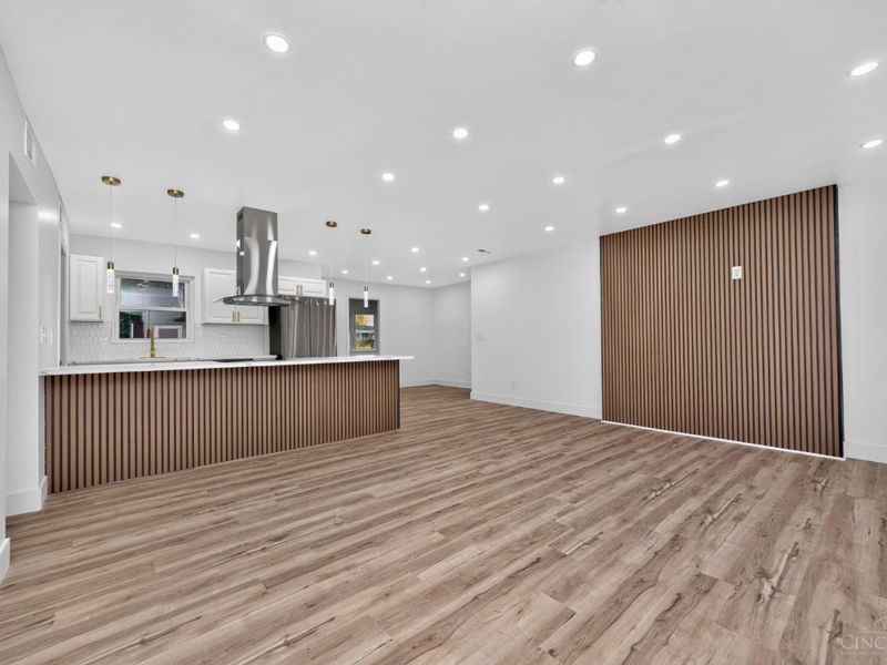 7957 West Chester Road, West Chester, OH 45069 Photo 6