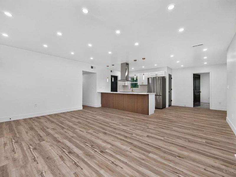 7957 West Chester Road, West Chester, OH 45069 Photo 7