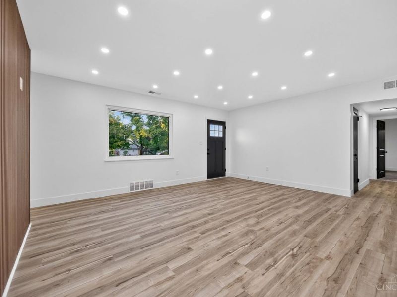 7957 West Chester Road, West Chester, OH 45069 Photo 8