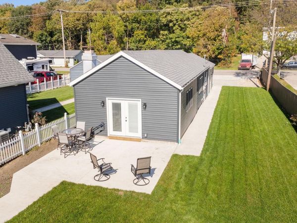10564 Jefferson Boulevard, Osceola, IN 46561