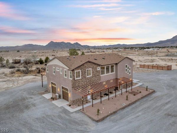 2590 Luke Street , Pahrump, NV 89060