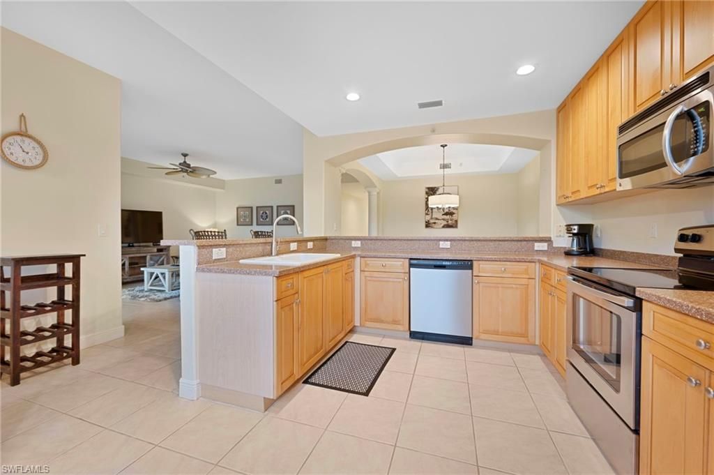 1128 Manor Lake Dr , Unit G103, Naples, FL 34110 Photo