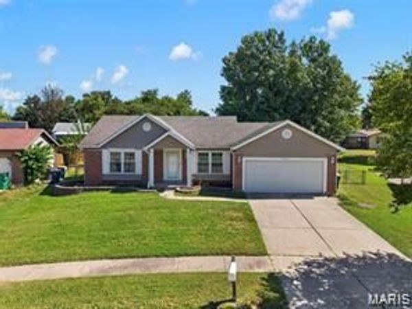 15556 97th Avenue , Florissant, MO 63034
