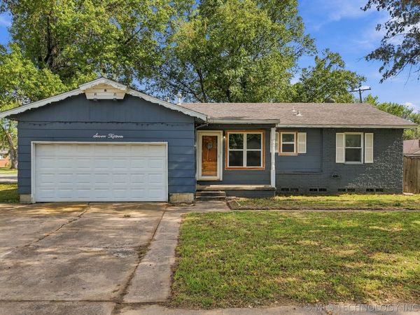 715 N Atlanta Street , Owasso, OK 74055