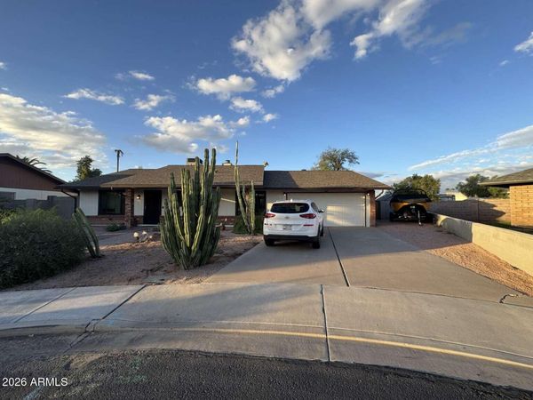 1846 E Grove Circle, Mesa, AZ 85204