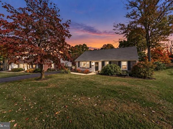 9 LONGWOOD DRIVE , WAYNE, PA 19087