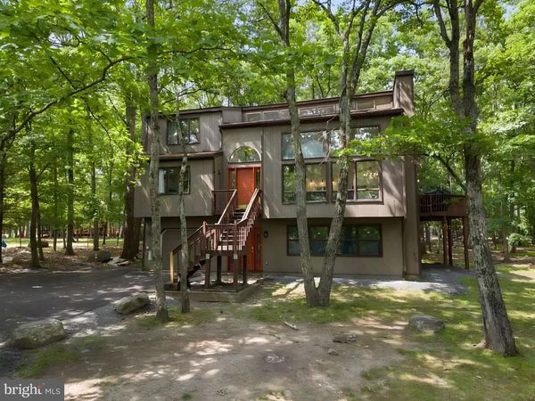 108 LEDGEWOOD DRIVE , EAST STROUDSBURG, PA 18301