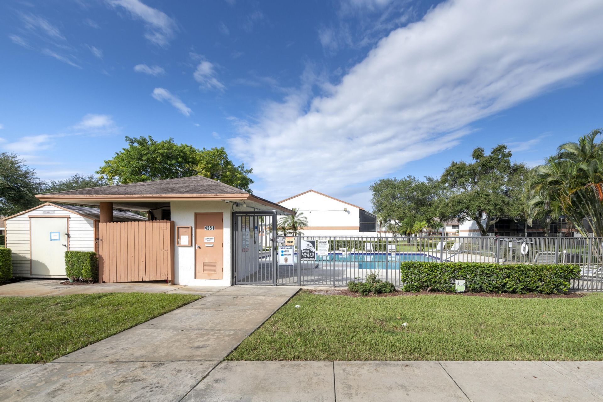 4421 SW 70th Terrace, Davie, FL 33314 Photo