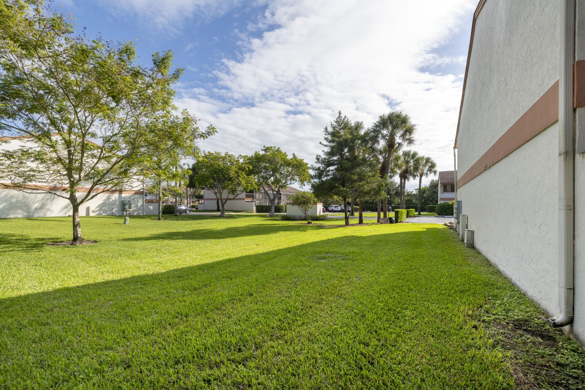 4421 SW 70th Terrace, Davie, FL 33314 Photo
