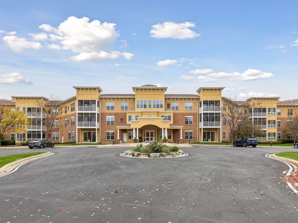 15001 Burnhaven Drive, Unit 120, Burnsville, MN 55306