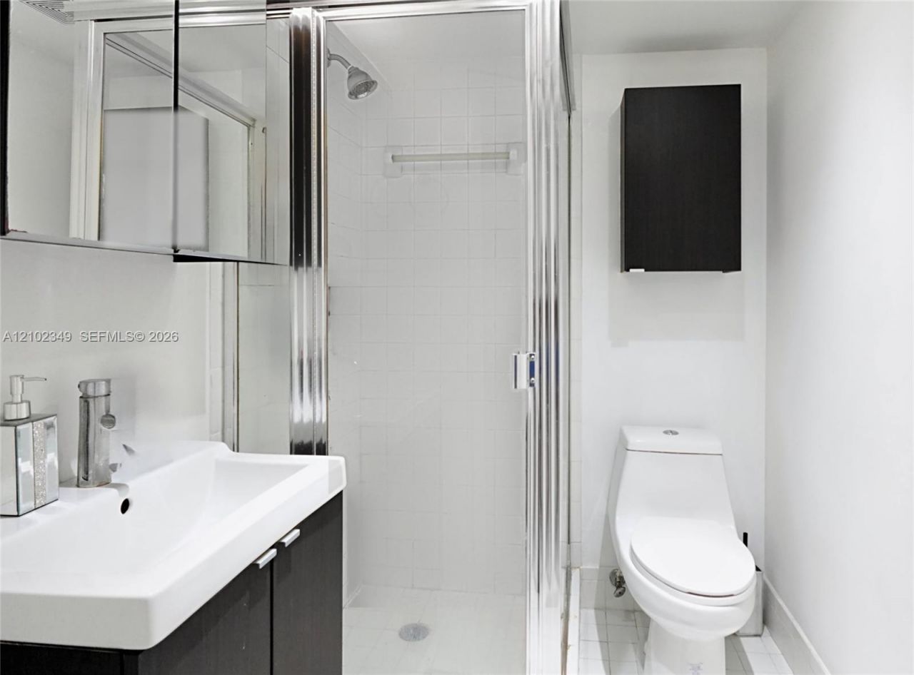 2600 Collins Ave , Unit 308, Miami Beach, FL 33140 Photo
